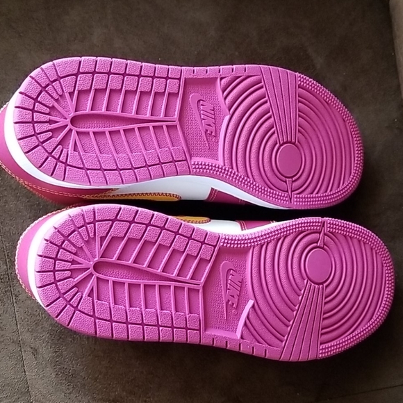 Air Jordan 1 Mid Dia de Los Muertos - Picture 4 of 9